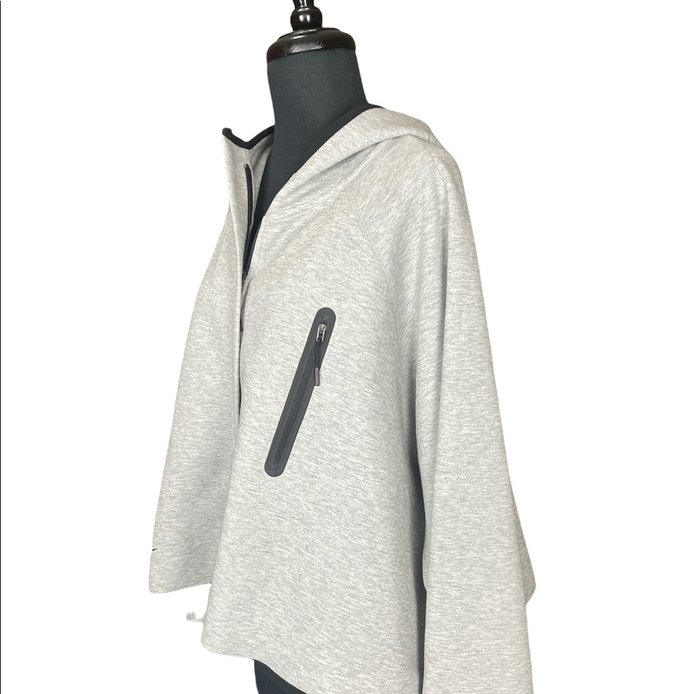 Nike Tech jacket - Picture 4 of 8